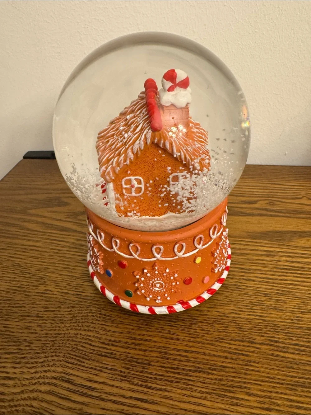Gisela Graham Musical Gingerbread House Christmas Snow Globe EUC